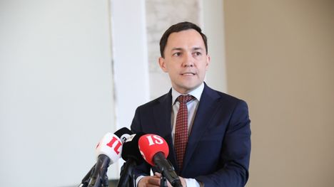 Wille Rydman myönsi tukia 2 Wille Rydman myönsi tukia 1
