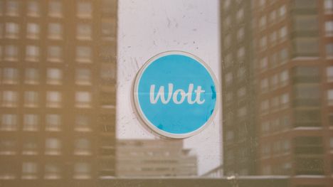 Wolt-kuljettaja tallensi asiakkaita ja heidän asuntojaan videoiksi. 2 Wolt-kuljettaja tallensi asiakkaita ja heidän asuntojaan videoiksi. 1
