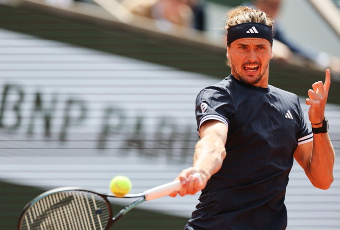 Zverev voittaa uransa ensimmäisen Grand Slam -tittelin Ranskan avoimissa. 1
