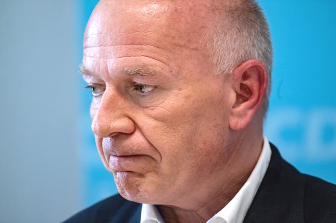 Berliinin pormestari luopuu uudelleenvalintakampanjastaan skandaalin jälkeen 2 Berliinin pormestari luopuu uudelleenvalintakampanjastaan skandaalin jälkeen 1