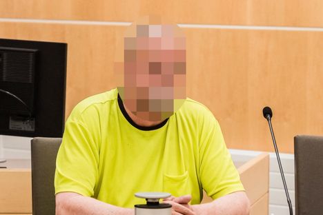 Miestä vaaditaan pidätettäväksi Kai-Pekka Savolaisen surmasta 2 Miestä vaaditaan pidätettäväksi Kai-Pekka Savolaisen surmasta 1
