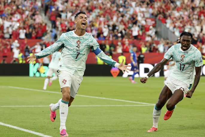 Ronaldo ja Portugali voittavat legendojen taistelun, Modricin matka päättyy 2 Ronaldo ja Portugali voittavat legendojen taistelun, Modricin matka päättyy 1