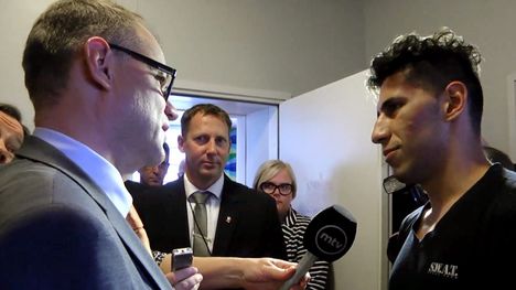 Turvapaikanhakija antoi väärää tietoa iästään pääministeri Sipilälle ja herätti kohua – nyt sama henkilö syyllistyi vakavaan rikokseen. 4 Turvapaikanhakija antoi väärää tietoa iästään pääministeri Sipilälle ja herätti kohua – nyt sama henkilö syyllistyi vakavaan rikokseen. 3