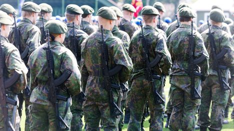 Uusille alokkaille jaetaan 15 000 kondomipakettia osana koulutusta. 4 Uusille alokkaille jaetaan 15 000 kondomipakettia osana koulutusta. 3