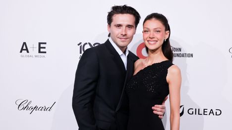 Brooklyn Beckham nähty suomalaisen VIBAe-merkin kengissä luksusjahdilla 1