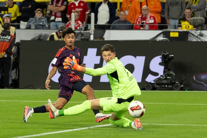 Brown ja Olise loistivat, kun Bayern München voitti Dortmundin supercupissa 2 Brown ja Olise loistivat, kun Bayern München voitti Dortmundin supercupissa 1