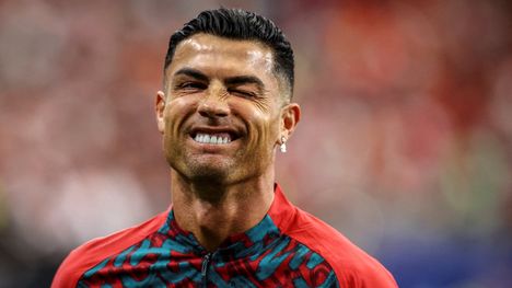 Cristiano Ronaldo julkaisi kuvan ”leluistaan”: ”GOAT” 1