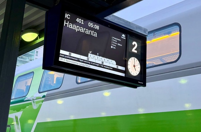 Suomi–Ruotsi-junaliikenne jatkuu noin neljän vuosikymmenen tauon jälkeen 1