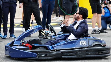 F1-puheenjohtaja Ben Sulayem ehdottaa välitankkauksen ja V8-moottorien palauttamista 2 F1-puheenjohtaja Ben Sulayem ehdottaa välitankkauksen ja V8-moottorien palauttamista 1