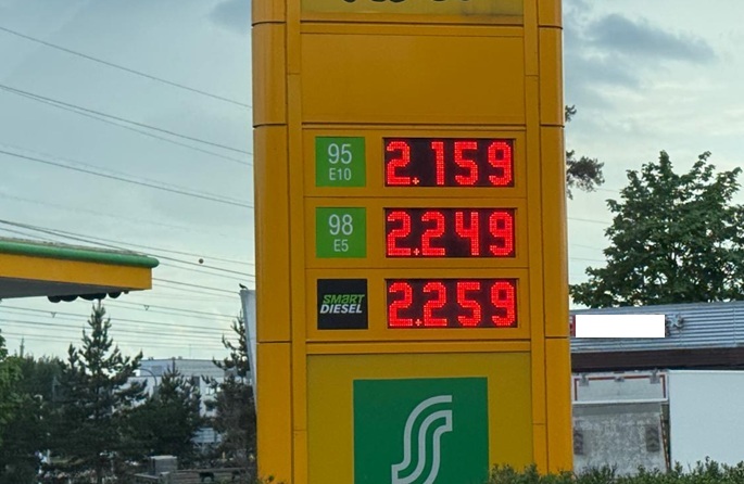 Bensan ja dieselin hinnat nousivat Suomessa elokuussa 2 Bensan ja dieselin hinnat nousivat Suomessa elokuussa 1