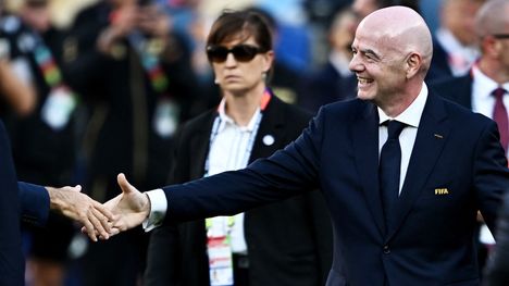 Infantino perääntyy ja peruu Fifan yksityistämisplanin 2 Infantino perääntyy ja peruu Fifan yksityistämisplanin 1