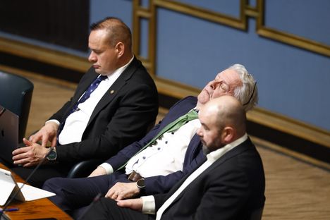 Eduskunnan taksilaskut kesällä: Seppänen matkakuningatar, Juuso kalleimman kyydin kuljettaja 3