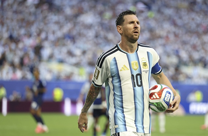Messi ilmoittaa lopettavansa kansainvälisen jalkapallon 1
