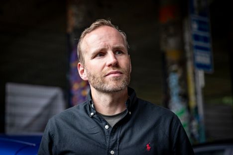 Mika Poutala kertoo traktorionnettomuuden syyn ja voinnin sairaalasta 2 Mika Poutala kertoo traktorionnettomuuden syyn ja voinnin sairaalasta 1
