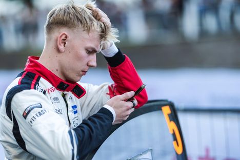 Sébastien Ogierin rajusti ulosajo Jyväskylän rallissa – Sami Pajari peri johtopaikan 1
