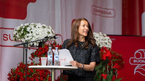 SK: Suzanne Innes-Stubb osallistuu maanpuolustuskurssille 1