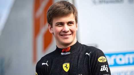 Tuukka Taponen paalulle Unkarin F3-kilpailuun 1