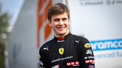 Tuukka Taponen ajoi uransa parhaan sijoituksen F3-sarjassa 2 Tuukka Taponen ajoi uransa parhaan sijoituksen F3-sarjassa 1