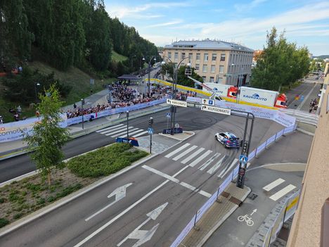 Jyväskyläläisen sauna on yksi MM-rallin upeimmista katsomoista 7
