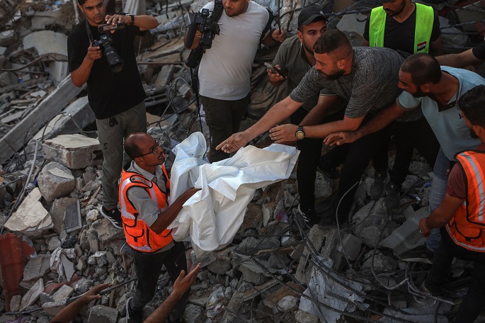 21 kuollut, joista 11 lasta, Gazan rakennuksen romahduksessa 2 21 kuollut, joista 11 lasta, Gazan rakennuksen romahduksessa 1