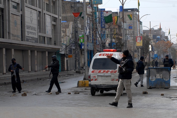 Pakistanissa kuoli 27, joista kuusi turvallisuusjoukkojen edustajaa 1