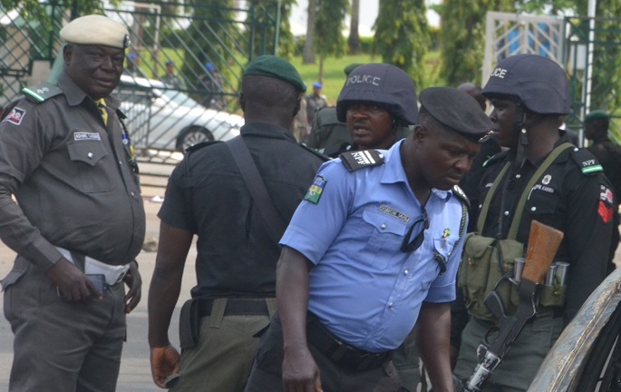Nigeriassa kuoli 40 epäiltyjen myrkyllisten kaasujen vuoksi 2 Nigeriassa kuoli 40 epäiltyjen myrkyllisten kaasujen vuoksi 1