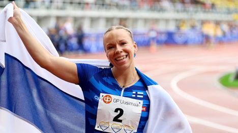 Aino Pulkkinen siirtyy Nora Lindahlin äidin valmennukseen 1