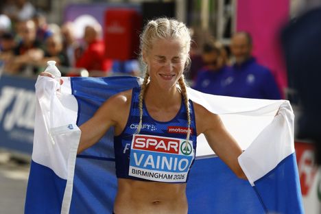 Alisa Vainio juoksee Berliinin maratonin ilman kunnollista starttirahaa 2 Alisa Vainio juoksee Berliinin maratonin ilman kunnollista starttirahaa 1