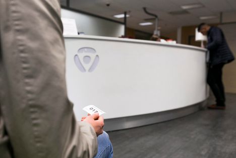 Keskusta suututti työttömät: Lohi esitteli tekoälyyn perustuvan vastikkeellisen sosiaaliturvan 1