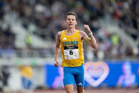 Andreas Almgrenin treenijaljelma shokeerasi – juoksi 10 km 26.20:ssä, vain yhdeksän sekuntia maailmanennätyksestä 4 Andreas Almgrenin treenijaljelma shokeerasi – juoksi 10 km 26.20:ssä, vain yhdeksän sekuntia maailmanennätyksestä 3