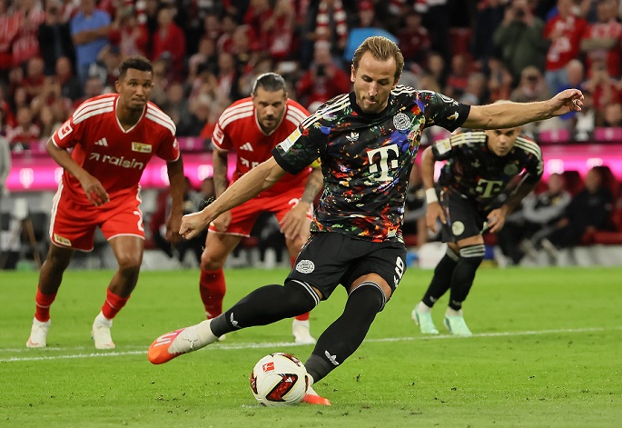 Bayern murskasi Union Berlinin 7–0: Kane rikkoi ennätyksen, Olise teki hattutemppu 2 Bayern murskasi Union Berlinin 7–0: Kane rikkoi ennätyksen, Olise teki hattutemppu 1