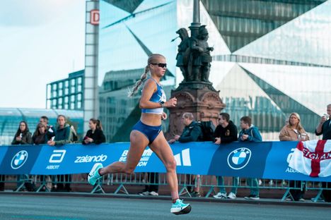Berliinin maraton: Keskeyttänyt Alisa Vainio purskahti itkuun 1