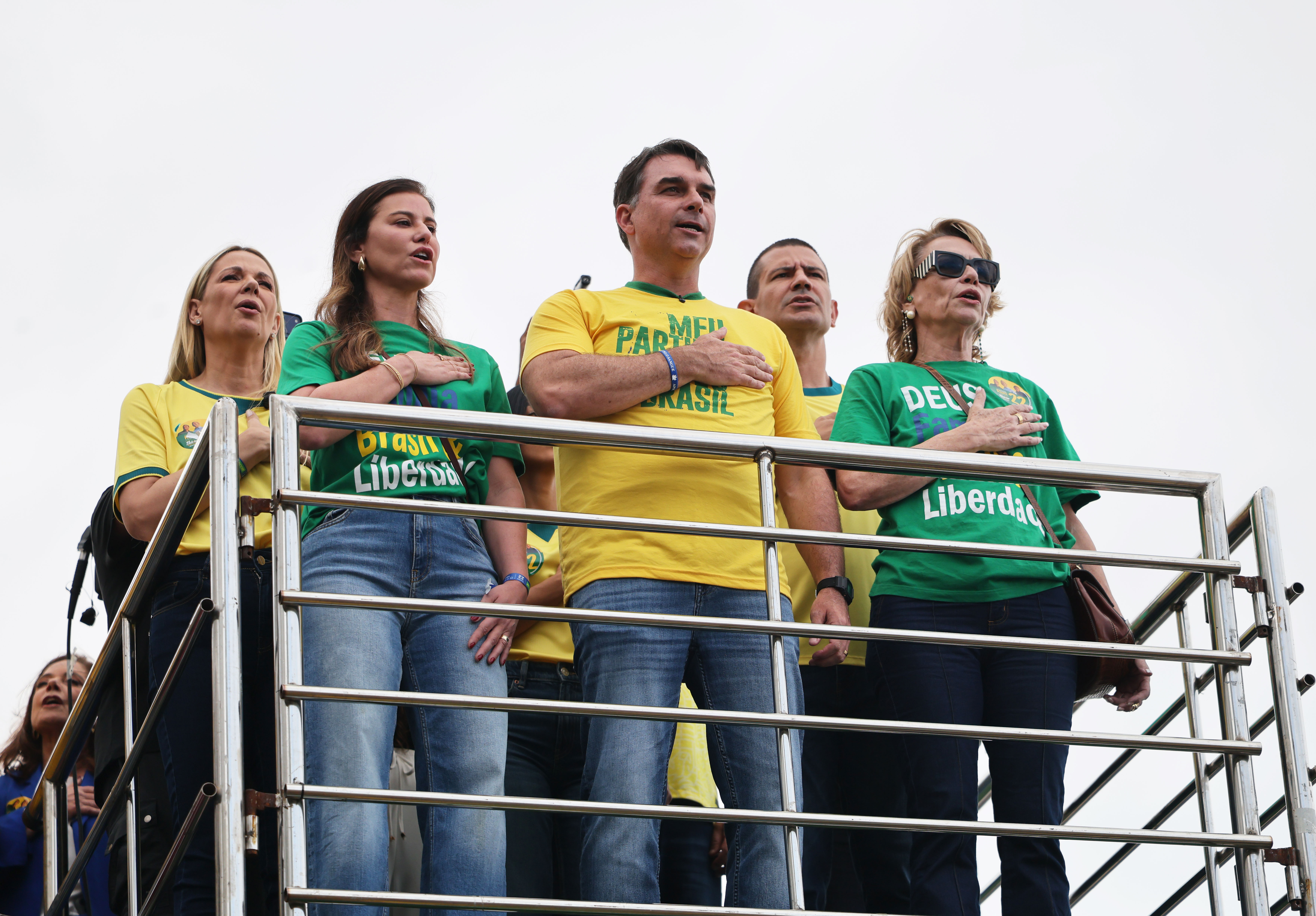 Brazilin poliisi tutkii senaattori Flavio Bolsonaroa yhteyksistä entiseen pankkiiriin 1