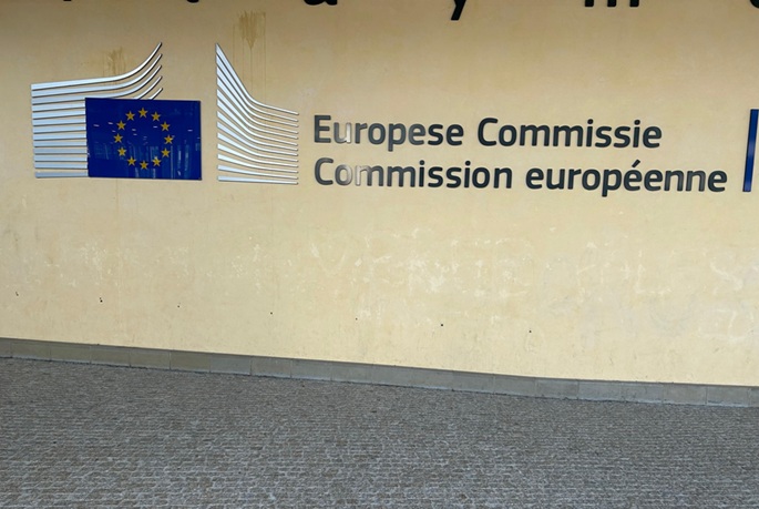 Ehdottaa 4,2 miljardin euron jäädytettyjen varojen vapauttamista Unkarille 1