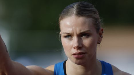Elina Lampela leikkaukseen – Wilma Heltelä ryntäsi tukemaan 2 Elina Lampela leikkaukseen – Wilma Heltelä ryntäsi tukemaan 1