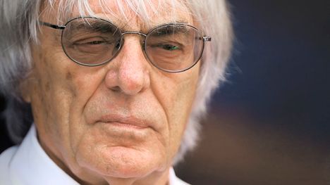 Entinen F1-pomo Bernie Ecclestone, 95, pidätetty Portugalissa haulikon takia 1