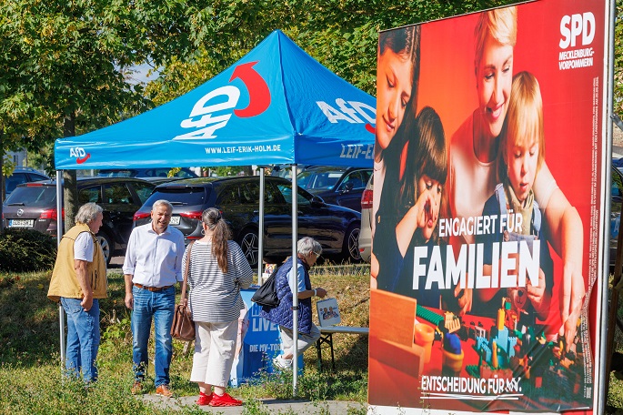 Saksan osavaltiovaalien viimeinen kampanjaviikko: Merz odottaa tulosta, AfD vahvistaa asemaansa 2 Saksan osavaltiovaalien viimeinen kampanjaviikko: Merz odottaa tulosta, AfD vahvistaa asemaansa 1