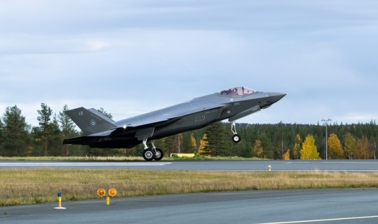 Suomeen saapuivat kaksi ensimmäistä F-35-hävittäjää 2 Suomeen saapuivat kaksi ensimmäistä F-35-hävittäjää 1