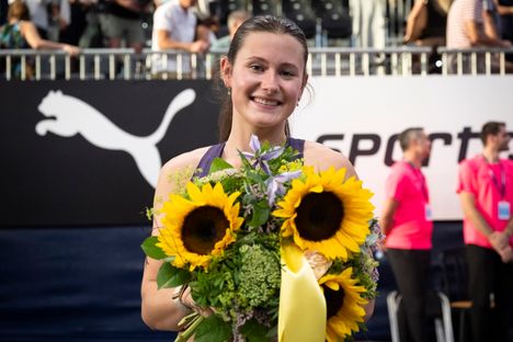 Hana Moll hyppäsi Zürichissä uuden ennätyksensä 490 2 Hana Moll hyppäsi Zürichissä uuden ennätyksensä 490 1