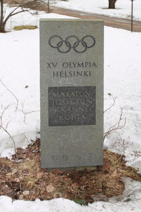 Helsingin olympialaisten maratonreitin muistokivi kaatunut – kunnostus suunniteltu 75-vuotisjuhlien kunniaksi 6 Helsingin olympialaisten maratonreitin muistokivi kaatunut – kunnostus suunniteltu 75-vuotisjuhlien kunniaksi 5