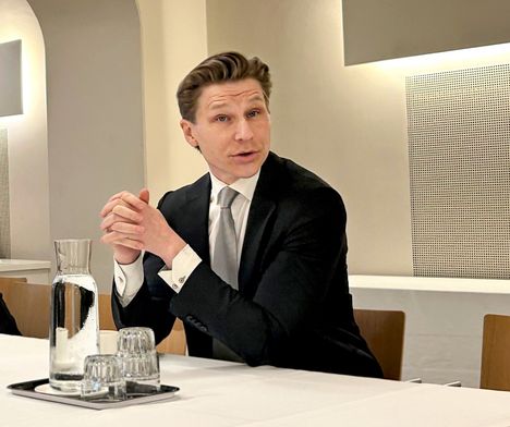 Häkkänen: Venäjä-mielisten puolueiden nousu Euroopassa luo Suomelle turvallisuushaasteita 2 Puolustusministeri Antti Häkkänen tapasi keskiviikkona Ulkomaantoimittajien yhdistyksen jäseniä Helsingissä. Kuva: Arja Paananen / IS
