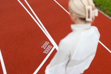 Äiti valmentaa pikajuoksutähti Nora Lindahlia: ”Nuorempana ei ollut yhtä hauskaa” 4 Äiti valmentaa pikajuoksutähti Nora Lindahlia: ”Nuorempana ei ollut yhtä hauskaa” 3