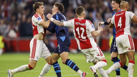 PSV:n nuorukaisen kova taklaus Ajax-pelissä: ”Murhayritys” 2 PSV:n nuorukaisen kova taklaus Ajax-pelissä: ”Murhayritys” 1