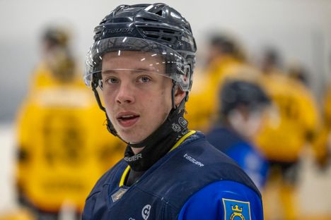 Jari Kurrin poika Paulus Kurri, 19, pelaa Kiekko-Espoon U20:ssa – asiantuntija arvioi: ”Voisi pelata liigaa jo tällä kaudella” 9