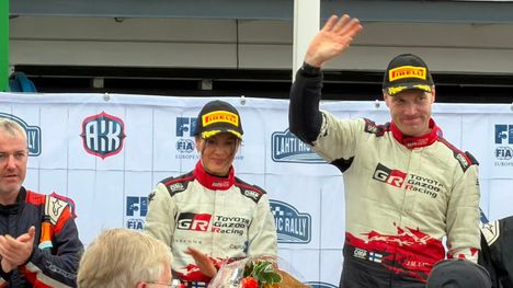 Jari-Matti Latvala ja Janni Hussi voittivat historic-autojen EM-sarjan Lahdessa 1