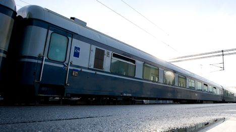 VR:n vanhoissa makuuvaunuissa jätteet päästetään edelleen raiteille 1