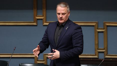 Kansanedustaja raivostui alinopeutta ajavista 1