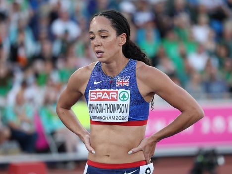Katarina Johnson-Thompson romahti viimeiseksi EM-kisoissa – vihjasi uransa lopettamisesta 2 Katarina Johnson-Thompson romahti viimeiseksi EM-kisoissa – vihjasi uransa lopettamisesta 1