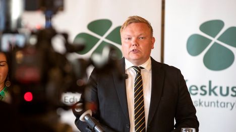 Keskusta jätti välikysymyksen Orpon hallitukselle maatalouden kriisistä 2 Keskusta jätti välikysymyksen Orpon hallitukselle maatalouden kriisistä 1