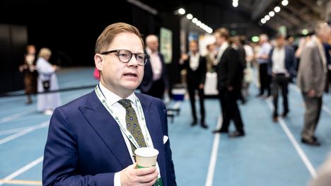 Keskustan Lohi HS:ssa: Miljardin verovaje – lisämaksuja etenkin sähköautoilijoille 1